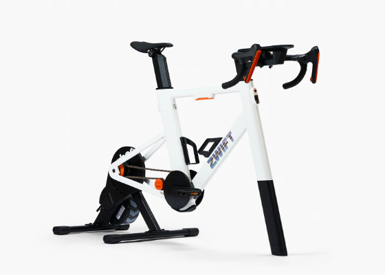 Draußen cruisen, drinnen schwitzen – immer all-out auf Zwift